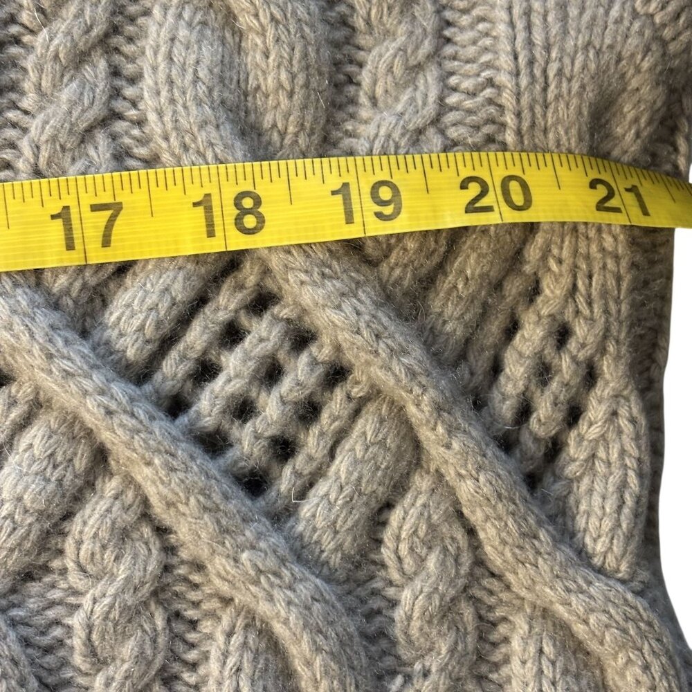 Vintage Neiman Marcus Exclusive 100% Cashmere Cable Knit Oversized Sweater Beige - Picture 6 of 9